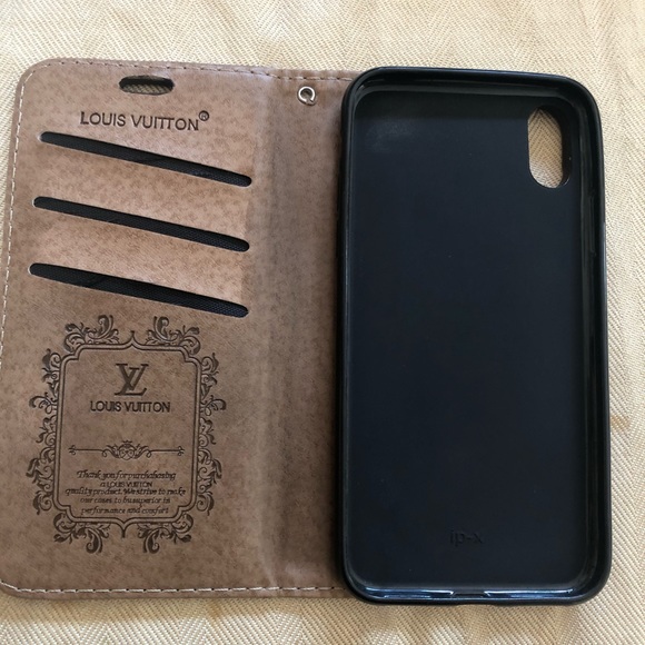 Louis Vuitton leather cell phone case!!! - Picture 6 of 7